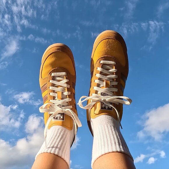 Rare! Adidas Allteam Sneakers Mens 8 Womens 9.5 Gold Tan Off-White Barely Worn - Picture 3 of 11
